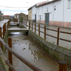 El canal de la Zague, a su paso por Riego de la Vega, discurre totalmente seco