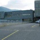 Imagen de archivo del Centro Sociosanitario de Villablino en su zona exterior