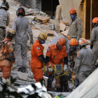 Trabajos de rescate en los edificios derrumbados en Río de Janeiro.