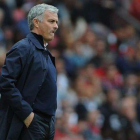 Jose Mourinho, en la banda en un partido del Manchester United