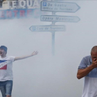 La policía francesa usa gas para disolver los incidentes en Marsella.