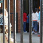 El Ayuntamiento mantendrá las becas de apoyo a los escolares y las ayudas a la natalidad, a pesar de