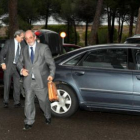 El presidente de Caja España, Santos Llamas, a su llegada a la reunión en Tordesillas el día 28.