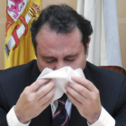 Arahuetes, rompiendo a llorar, ayer, en el pleno en el que anunció el abandono del cargo.