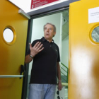 Dionisio Elías ayer, en la puerta del club.
