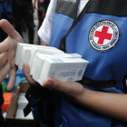 Se entregaron kits con antibióticos y medicamentos quirúrgicos para el tratamiento de 10.000 personas.