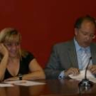 Isabel Carrasco y Eduardo Fernández, ayer, durante la reunión del comité ejecutivo del PP