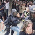La policía interviene en el barrio de Cappont de Lleida.