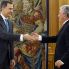 Felipe VI ha recibido hoy en la Zarzuela al representante de Nueva Canarias, Pedro Quevedo, con quien ha abierto la tercera ronda de consultas para formar gobierno