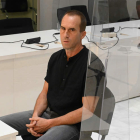El etarra Garikoitz Aspiazu, alias ‘Txeroki’, ayer durante la vista. FERNANDO VILLAR