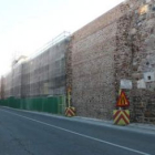 Imagen de parte del lienzo rehabilitado en el tramo entre San Alvito y la carretera de los Cubos.