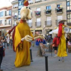 Los actores hicieron un recorrido por el centro urbano.