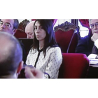 Raquel Gago mira con gesto de desaprobación a Santocildes, mientras los letrados defensores siguen el relato.