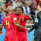 Kompany, Boyata y Thibaut Courtois celebran la victoria de Bélgica ante Inglaterra. ARMANDO BABANI