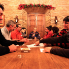 Los miembros de la plataforma Salvemos el Bierzo se reunieron ayer en el Palacio de Canedo.