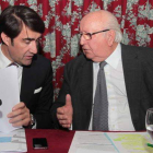 El subdelegado del Gobierno, Juan Carlos Suárez-Quiñones, inauguró el encuentro con Sánchez Torres.
