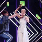 Dr ACactivism interrumpe a la cantante del Reino Unido SuRie en la gala de Eurovisión 2018.