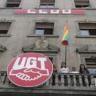 La bandera fue al final exhibida en la sede de los sindicatos.