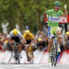 Peter Sagan del Liquigas-Cannondale celebra su victoria en la tercera etapa del Tour.
