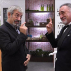 El presentador de 'First dates', Carlos Sobera, y el imitador del actor Robert de Niro en el 'Menú especial'.