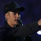 Justin Bieber, tras ser distinguido con un premio Brit como mejor artista masculino internacional.