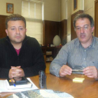 Pablo Peyuca y Arsenio García, durante la reunión de la Junta de Gobierno.