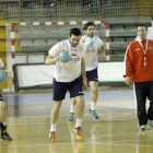 Jugadores como Carrillo o Juan  Castro, ambos en el centro de la imagen, todavía no tienen clara su continuidad.