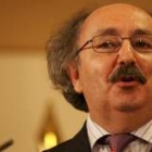 El poeta leonés Antonio Colinas participa en el libro «Cánticos de la frontera»