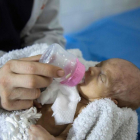 Uno de los bebés trasladados en el hospital infantil de Alepo.