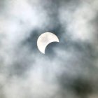 Imagen del eclipse anular de sol que ayer pudo verse desde Madagascar, África, Australia y Canarias. LEGNAN COULE