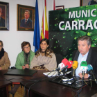 Equipo de gobierno de Carracedelo en la rueda de prensa de ayer.