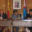 El alcalde de Bembibre, Jesús Esteban, presidiendo un pleno reciente en el Ayuntamiento