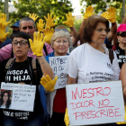 ctimas de la supuesta trama de bebes robados se han concentrado en la entrada de la Audiencia Provincial de Madrid que juzga entre hoy al doctor Eduardo Vela.