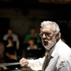 El tenor Plácido Domingo, el lunes, durante el ensayo de 'Carmen', en el Pabellón Dorothy Chandler de Los Ángeles.