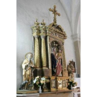 Detalle del retablo de la Virgen del Rosario de Oteruelo de la Valdoncina