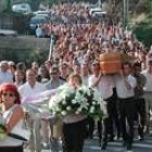 Un millar de personas acudió a despedir a la concejala en Bárcena de la Abadía