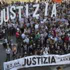 Miles de personas se han manifestado esta tarde en Pamplona pidiendo justicia para los ocho jóvenes de Alsasua, procesados por agredir a dos guardias civiles y sus parejas en un bar de madrugada en octubre de 2016.
