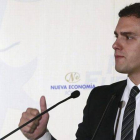 El líder de Ciudadanos, Albert Rivera, este lunes en un desayuno informativo en Madrid.