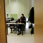 Varios alumnos en una clase de la Facultad de Minas
