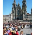 Miles de personas visitan anualmente la Catedral de Santiago y hacen largas colas en el Obradoiro