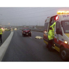 Accidente en el que un taxista de 29 años ha muerto al ser atropellado por un todoterreno.