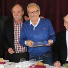 Pablo Núñez, de la pedanía, el alcalde de Bembibre, Otero, Prada y el tesorero de la junta vecinal. MC.