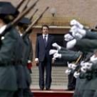 José María Aznar observa el desfile de los alumnos de la academia, ayer, en Baeza