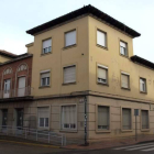 Edificio del antiguo centro de salud, ubicado en el centro de Valencia de Don Juan.
