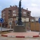 Aspecto que presenta el monumento, antes de su inauguración