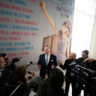 Brian S. Brown, presidente del Congreso Mundial de Familias, atiende a la prensa en Verona.