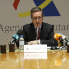 El director general de la Agencia Tributaria, Santiago Menéndez, ayer durante la comparecencia. ZIPI