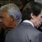 Felipe González y José María Aznar durante el acto por los tres años transcurridos del ingreso en prisión de Leopoldo López.