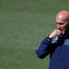 Zidane, durante un entrenamiento con el Madrid en Valdebebas.