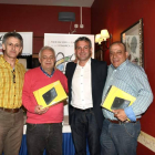 Juan Niembro y Alfonso Hernández, ganadores, con Nicanor Sen